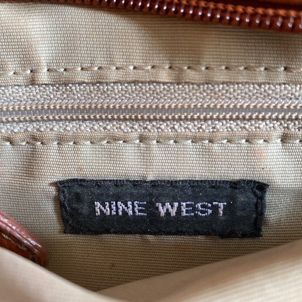 Handbag - Picture 3 of 5
